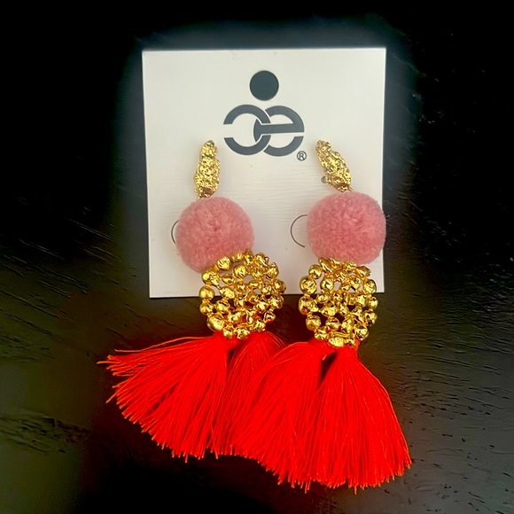 Francesca’s pom pom tassle earrings - Picture 1 of 2